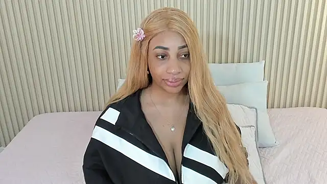 charlottebrowns  online show from 06/11/26, 12:03
