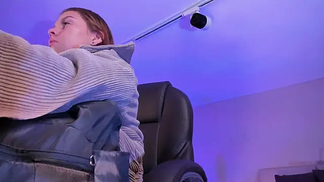 ArianaBaker online show from 02/04/25, 12:44