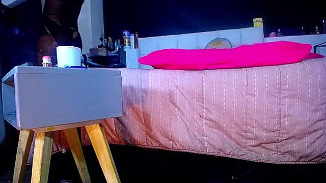 bellatrixx 69 online show from 10/13/25, 10:37