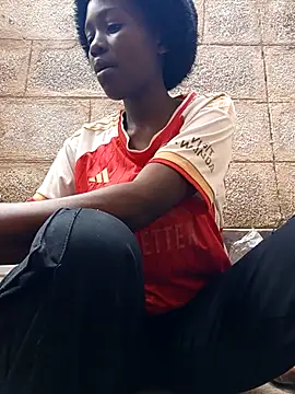 Snapshot of Swirly_blac chatting on 11/22/25, 07:40 Swirly blac online show from 11/22/25, 07:40