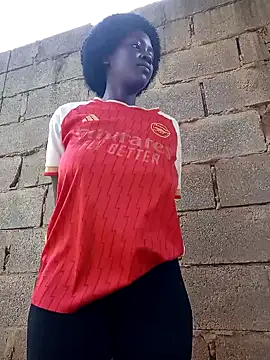 Snapshot of Swirly_blac chatting on 11/23/25, 06:13 Swirly blac online show from 11/23/25, 06:13