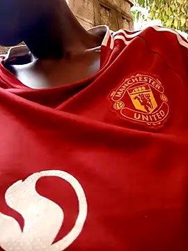 Snapshot of Swirly_blac chatting on 11/26/25, 06:14 Swirly blac online show from 11/26/25, 06:14