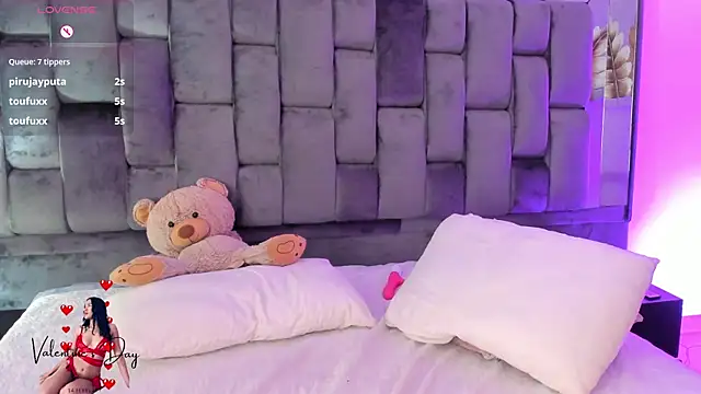 Chloe evans   online show from 02/12/25, 05:37