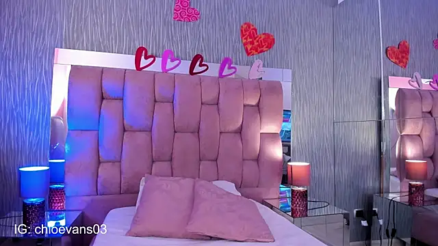 Chloe evans   online show from 09/30/25, 11:37