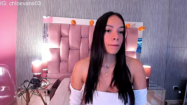 Chloe evans   online show from 10/25/25, 11:40