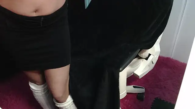 Snapshot of yamira25 chatting on 12/08/24, 01:24 yamira25 online show from 12/08/24, 01:24