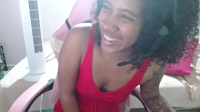 TiffanyRoouse online show from 01/04/25, 12:37