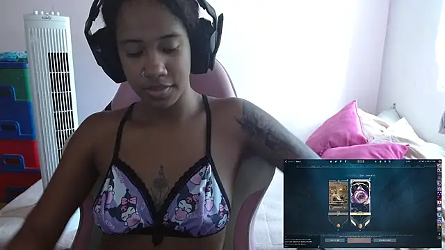 TiffanyRoouse online show from 01/18/25, 07:15