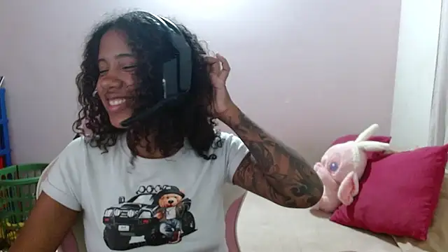 TiffanyRoouse online show from 03/18/25, 11:09