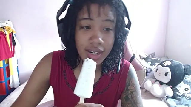 TiffanyRoouse online show from 10/04/25, 07:23