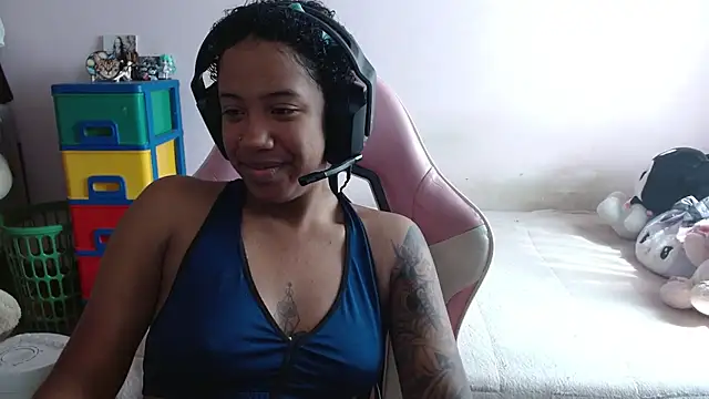 TiffanyRoouse online show from 10/30/25, 02:51