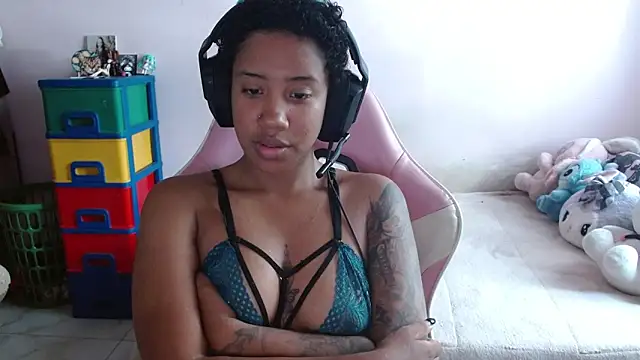 TiffanyRoouse online show from 11/11/25, 08:20