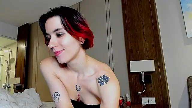 Snapshot of acidlampa420 chatting on 03/10/25, 05:43 acidlampa420 online show from 03/10/25, 05:43
