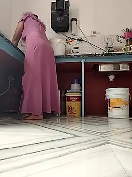 Snapshot of Archna-ji chatting on 09/09/25, 04:01 Archna-ji online show from 09/09/25, 04:01