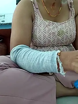 Snapshot of Archna-ji chatting on 10/07/25, 02:20 Archna-ji online show from 10/07/25, 02:20