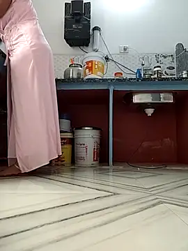 Snapshot of Archna-ji chatting on 10/13/25, 04:34 Archna-ji online show from 10/13/25, 04:34