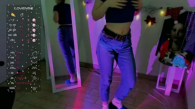 Snapshot of Florence_meow chatting on 12/17/24, 07:29 Florence meow online show from 12/17/24, 07:29