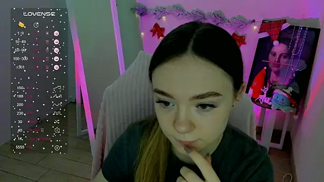 Snapshot of Florence_meow chatting on 12/29/24, 10:45 Florence meow online show from 12/29/24, 10:45