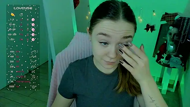 Snapshot of Florence_meow chatting on 01/04/25, 07:34 Florence meow online show from 01/04/25, 07:34