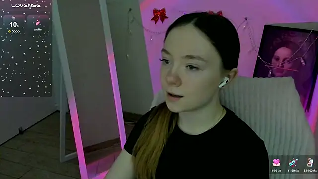 Snapshot of Florence_meow chatting on 02/06/25, 01:32 Florence meow online show from 02/06/25, 01:32