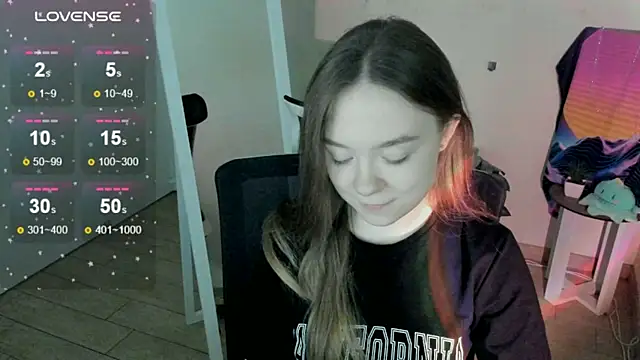 Snapshot of Florence_meow chatting on 09/17/25, 06:37 Florence meow online show from 09/17/25, 06:37