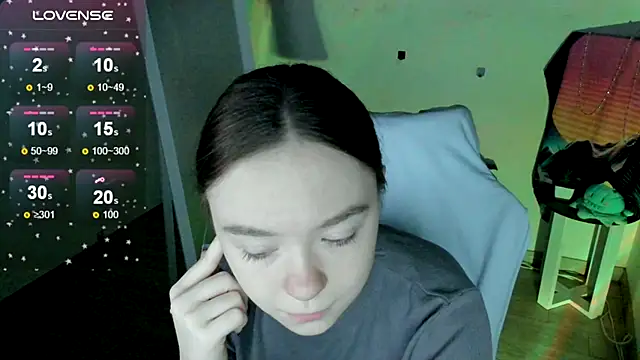 Snapshot of Florence_meow chatting on 10/04/25, 03:37 Florence meow online show from 10/04/25, 03:37