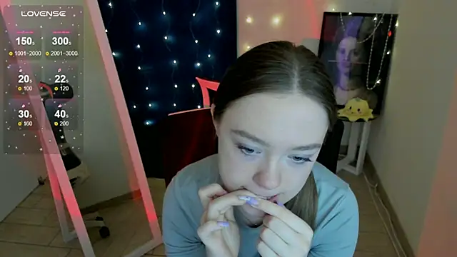 Snapshot of Florence_meow chatting on 04/27/26, 07:50 Florence meow online show from 04/27/26, 07:50