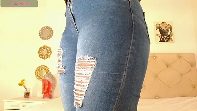 lilit kyteler online show from 01/08/25, 07:45