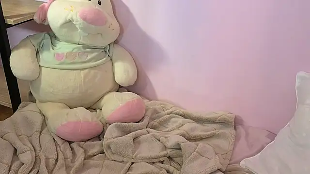 ELLIEJAY online show from 10/17/25, 05:43