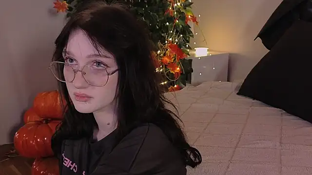 ELLIEJAY online show from 11/04/25, 05:06