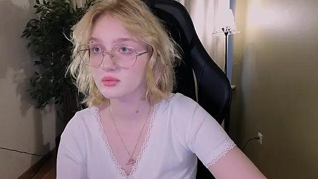 ELLIEJAY online show from 03/06/26, 05:15