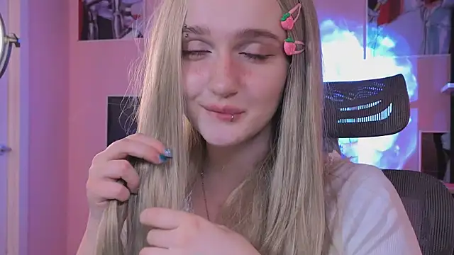 Snapshot of ELLIEJAY chatting on 05/05/26, 05:26 ELLIEJAY online show from 05/05/26, 05:26