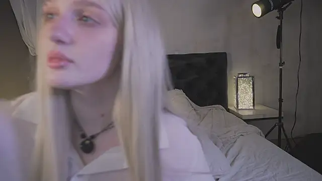 Snapshot of ELLIEJAY chatting on 05/22/26, 05:25 ELLIEJAY online show from 05/22/26, 05:25