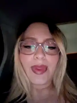 Snapshot of Valentina_St chatting on 01/09/25, 11:45 Valentina St online show from 01/09/25, 11:45