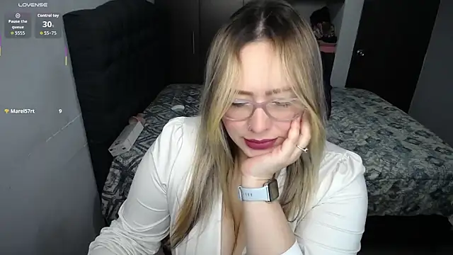 Snapshot of Valentina_St chatting on 10/11/25, 08:57 Valentina St online show from 10/11/25, 08:57
