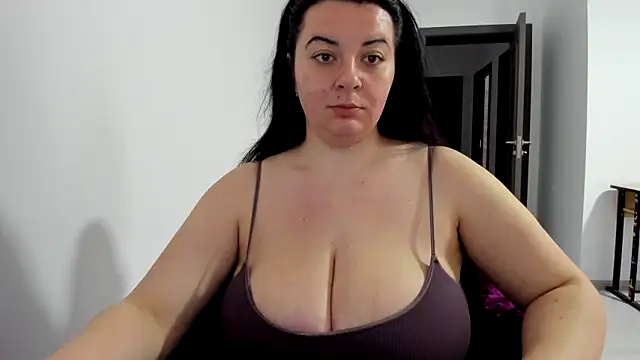 Snapshot of amiraisa11 chatting on 03/18/25, 05:52 amiraisa11 online show from 03/18/25, 05:52