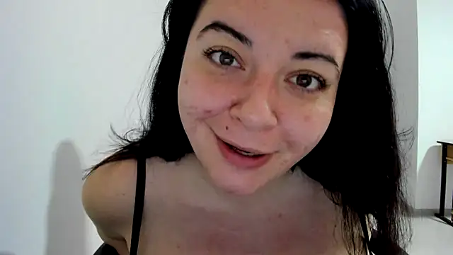 Snapshot of amiraisa11 chatting on 03/22/25, 03:31 amiraisa11 online show from 03/22/25, 03:31