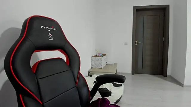 Snapshot of amiraisa11 chatting on 09/22/25, 04:09 amiraisa11 online show from 09/22/25, 04:09