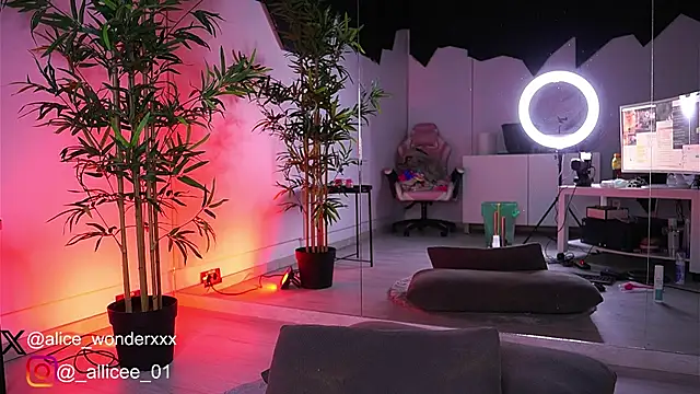 VanessaSimon online show from 03/14/25, 09:24