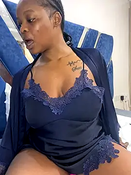 Snapshot of SexxyLunar chatting on 11/06/25, 08:21 SexxyLunar online show from 11/06/25, 08:21