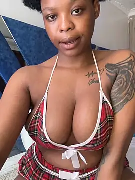 Snapshot of SexxyLunar chatting on 11/15/25, 07:49 SexxyLunar online show from 11/15/25, 07:49