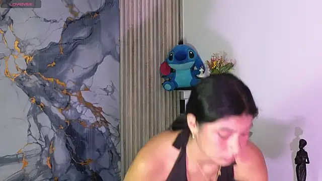 Snapshot of LissaWiild chatting on 09/13/25, 01:44 LissaWiild online show from 09/13/25, 01:44