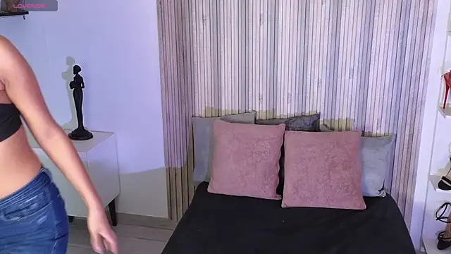 Snapshot of LissaWiild chatting on 10/11/25, 01:31 LissaWiild online show from 10/11/25, 01:31