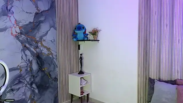 Snapshot of LissaWiild chatting on 12/19/25, 08:16 LissaWiild online show from 12/19/25, 08:16