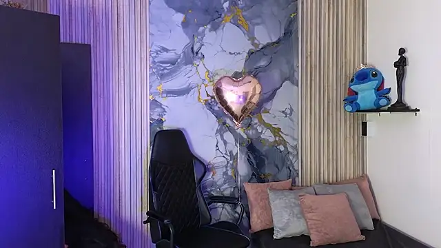 Snapshot of LissaWiild chatting on 02/17/26, 08:15 LissaWiild online show from 02/17/26, 08:15