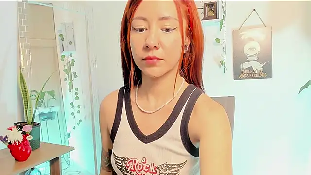 Snapshot of GenesisWhite chatting on 12/28/24, 04:19 GenesisWhite online show from 12/28/24, 04:19