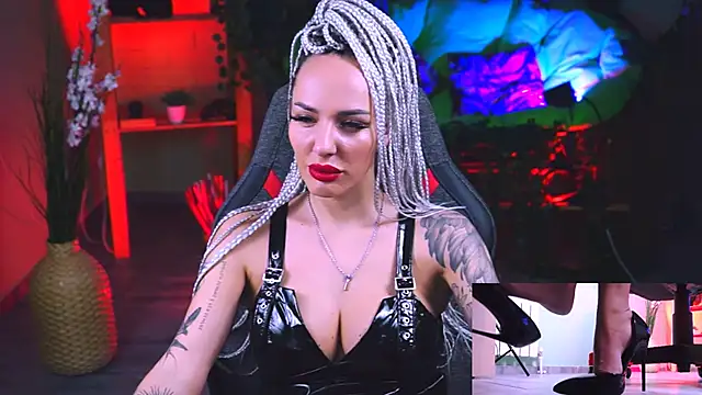 MonicaMaxwel online show from 02/11/25, 12:05