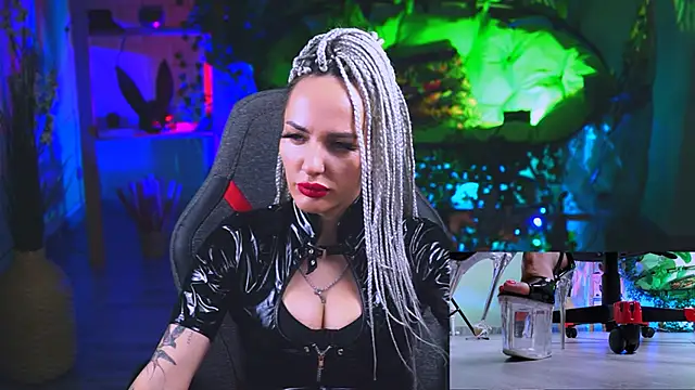 MonicaMaxwel online show from 03/05/25, 12:11