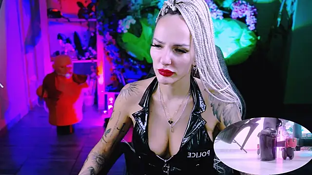 MonicaMaxwel online show from 12/02/25, 11:15