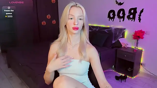 AleksaBlonde online show from 10/23/25, 11:09